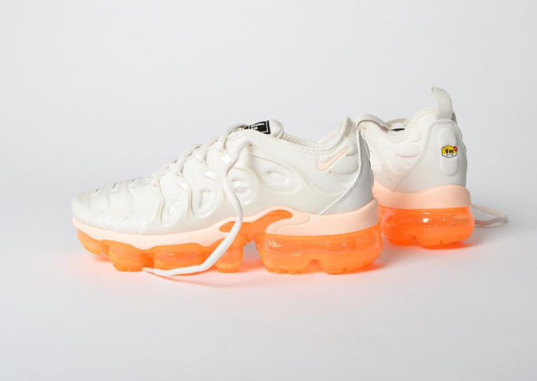air-vapormax-plus-requin-blanc-cassé-mandarine-AO4550-005 (1)