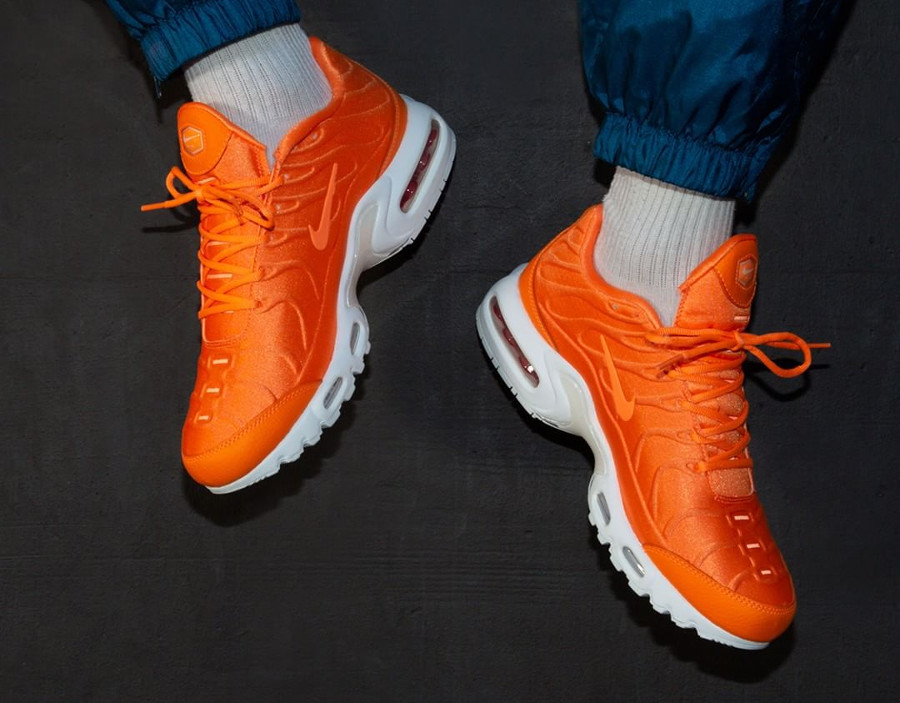 nike air max plus orange just do it