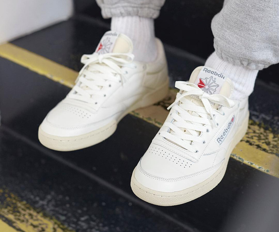 reebok club c baskets vintage blanc cassé et rouge