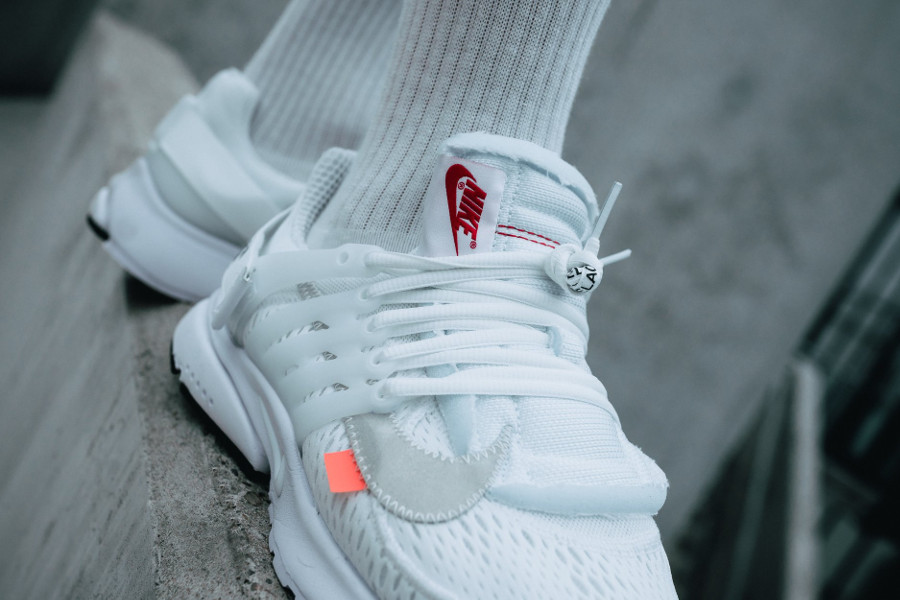 virgil-abloh-nike-air-presto-en-mesh-blanc-on-feet-AA3830-100 (3)