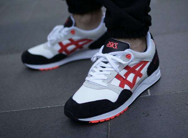 chaussure Asics Gel Saga 'Black Beige White Flash Coral' (1193A095-100)