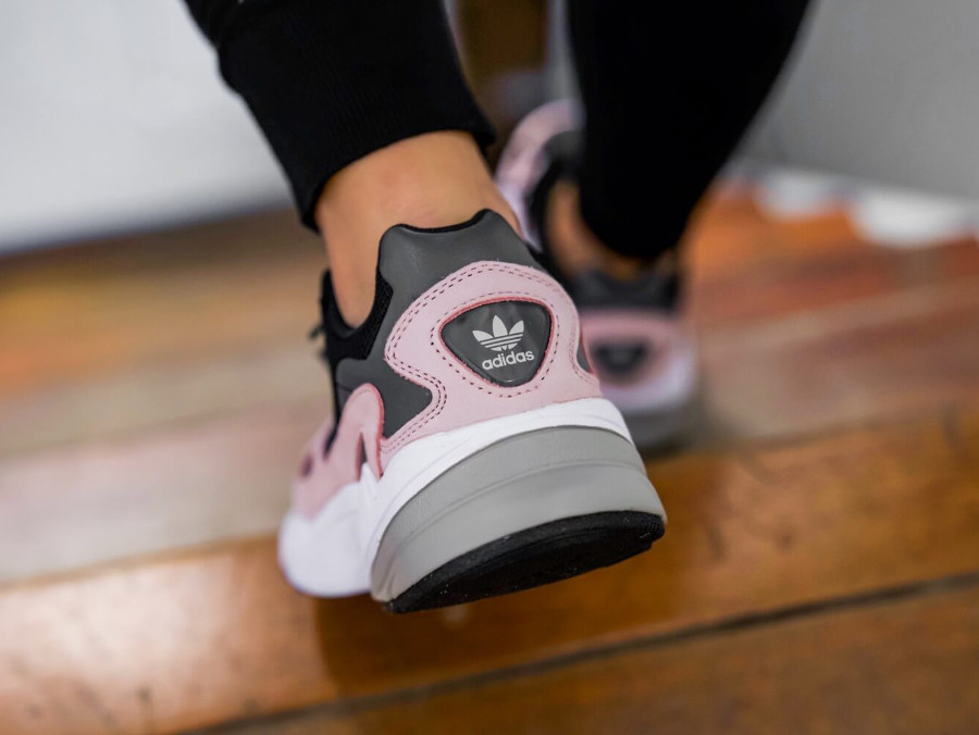 adidas kylie jenner rose