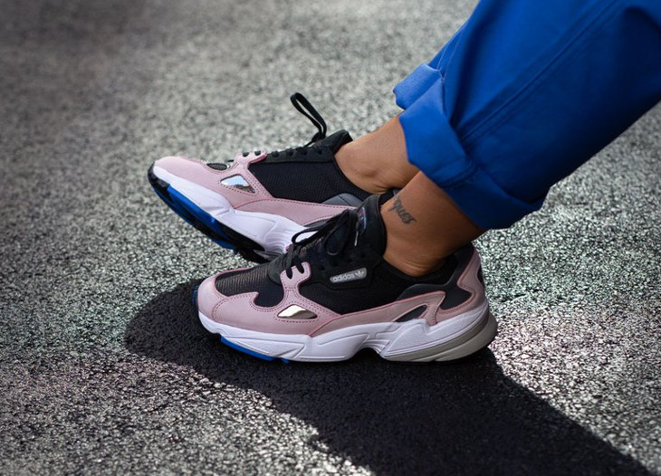 adidas falcon femme rose et noir