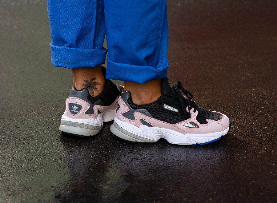 Que vaut la Kylie Jenner x Adidas Falcon Dorf femme Black Pink