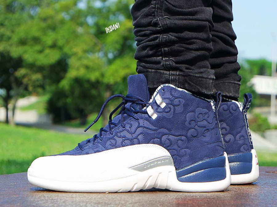 chaussure Air Jordan 12 Retro International Flight 'Japan' College Navy on feet ( 130690-445)