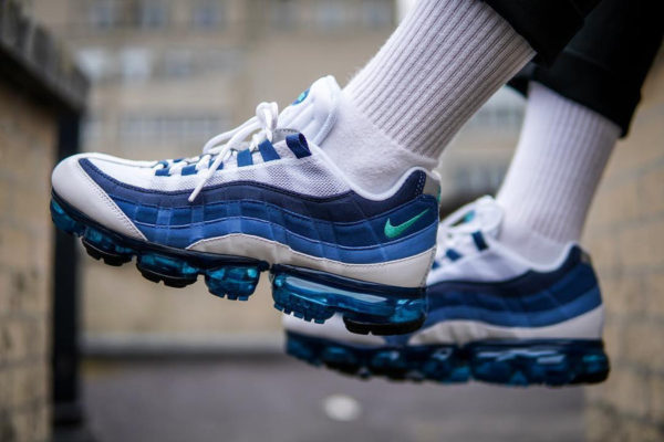 nike vapormax bleue