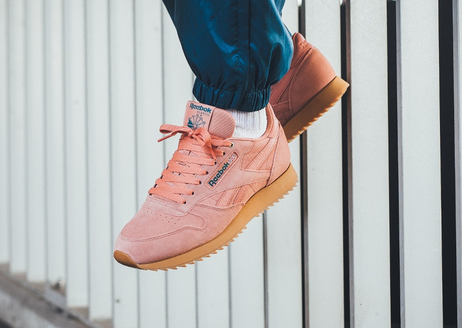 chaussure Reebok Classic Leather Ripple Montana Cans 'Dirty Apricot' on feet