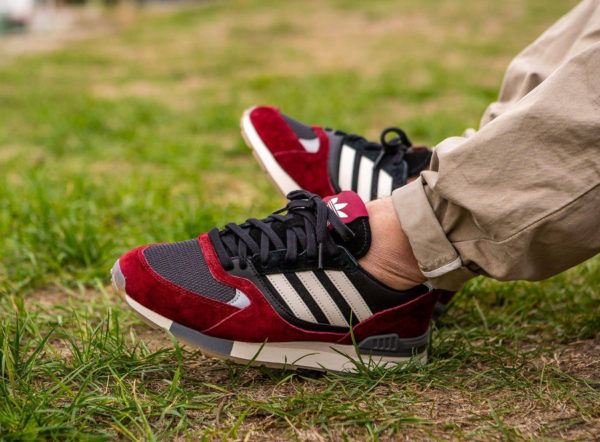 Adidas Quesence bordeaux et noire on feet (3)