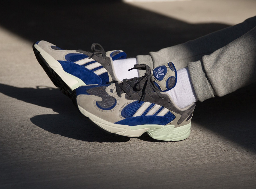 Où trouver la Adidas Yung-1 Bleu 'Alpine' Sesame Grey Five ?