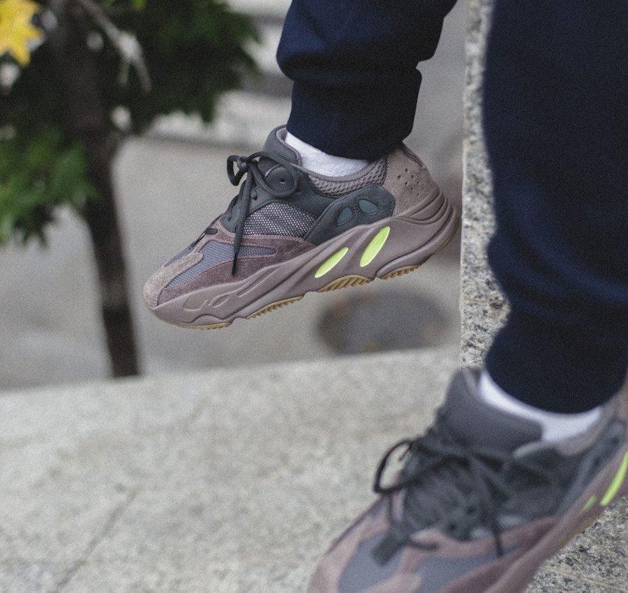 yeezy wave runner mauve on feet