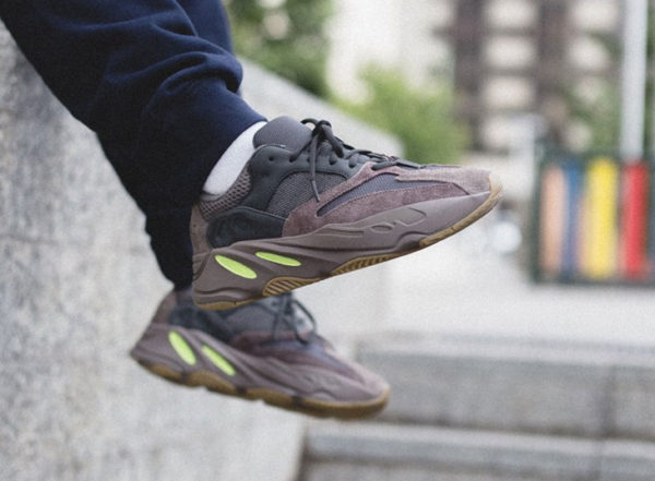 yeezy 700 mauve on feet