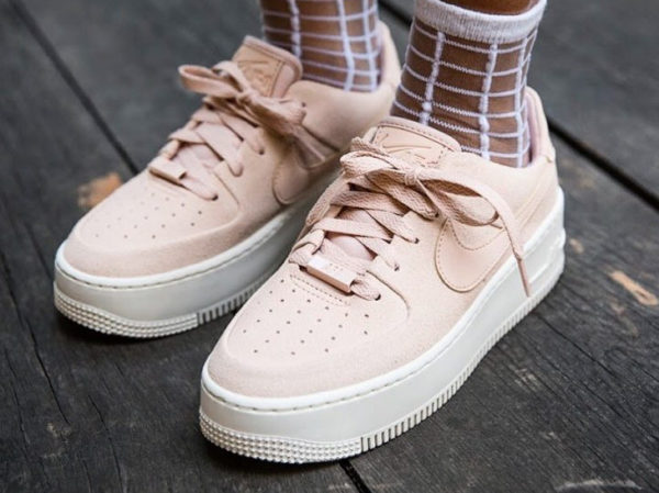 Nike AF1 Air Force 1 Sage Low femme Jorja Smith 'Particle Beige (couv)-