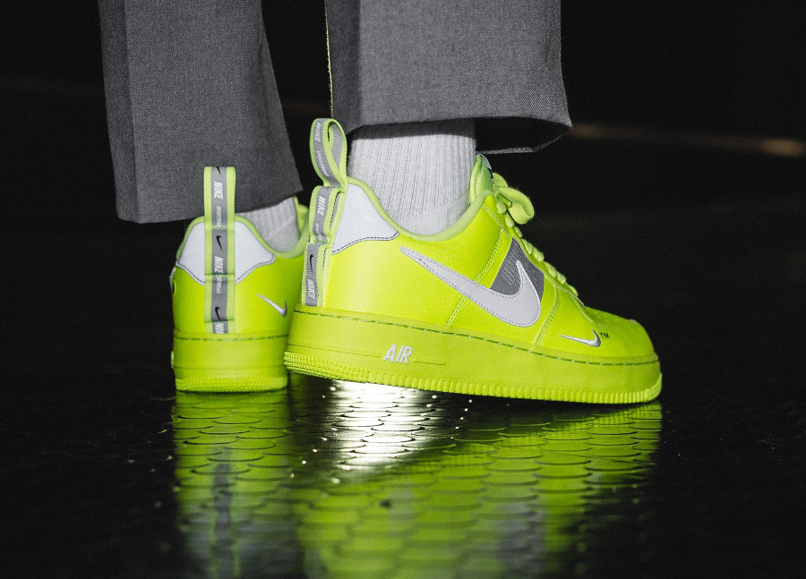 nike air force utility fluo