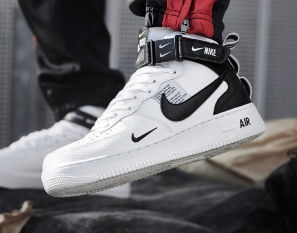 air force 1 utility mid on feet