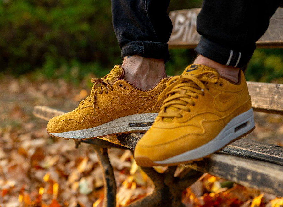 women's air max 1 premium university gold