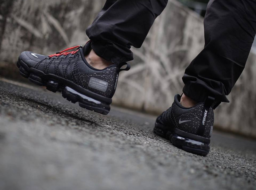 vapormax utility black and red