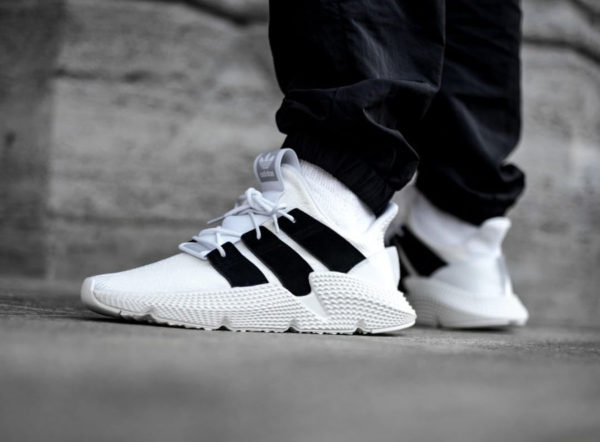 adidas blanche bande noir