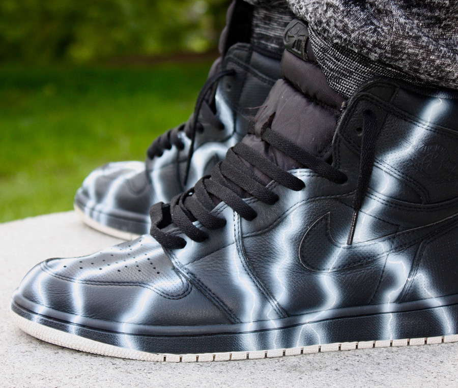 lightning bolt air jordan 1