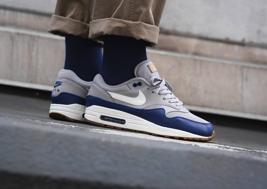 air max 1 atmosphere grey deep royal blue