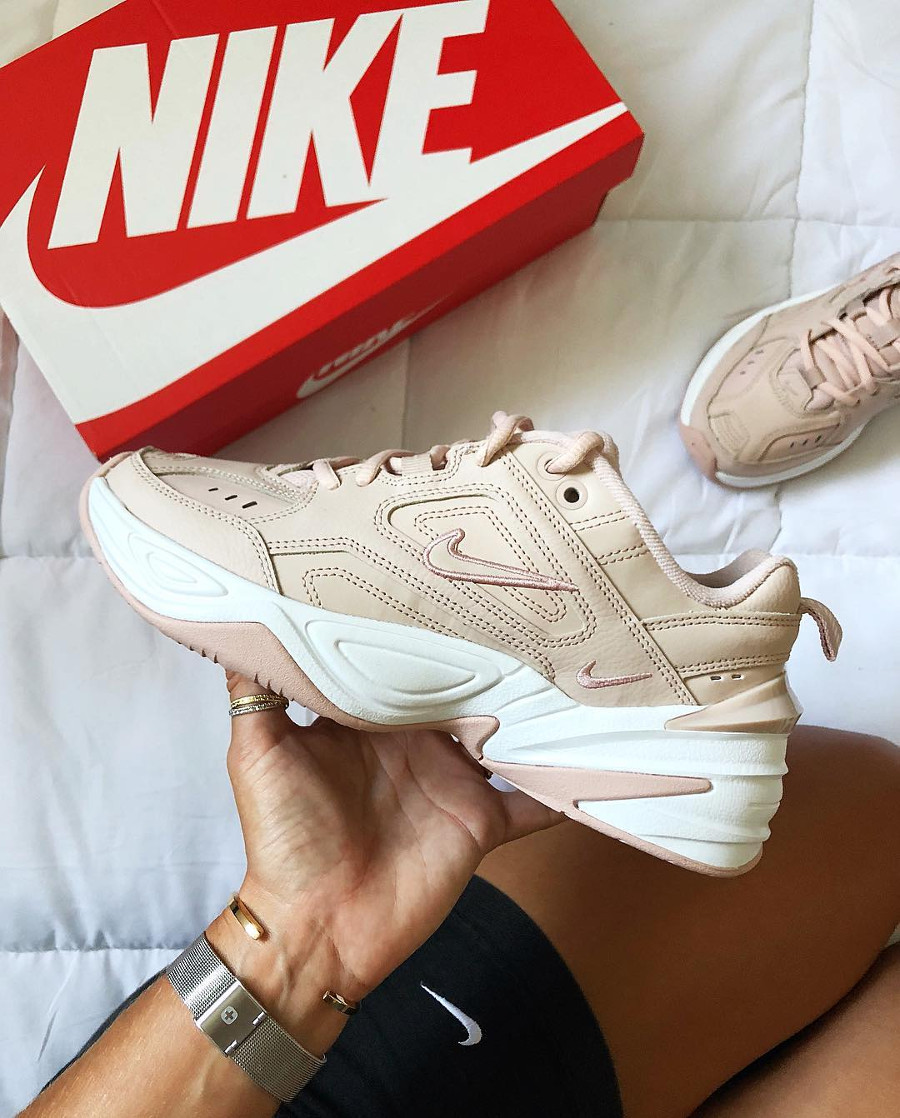Nike air deals monarch woman