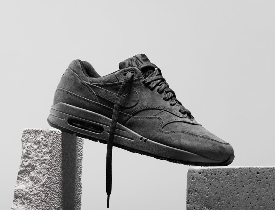 nike air max 1 premium triple anthracite