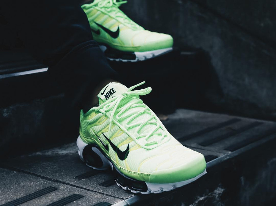 air max plus overbranding lime blast