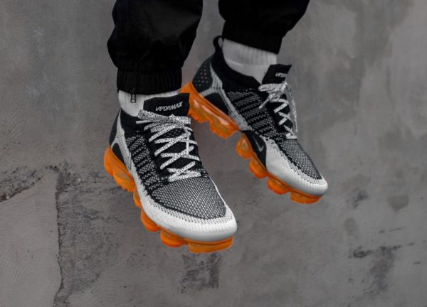 Nike Air Vapormax 2 FK Animal noire grise et orange on feet (1)