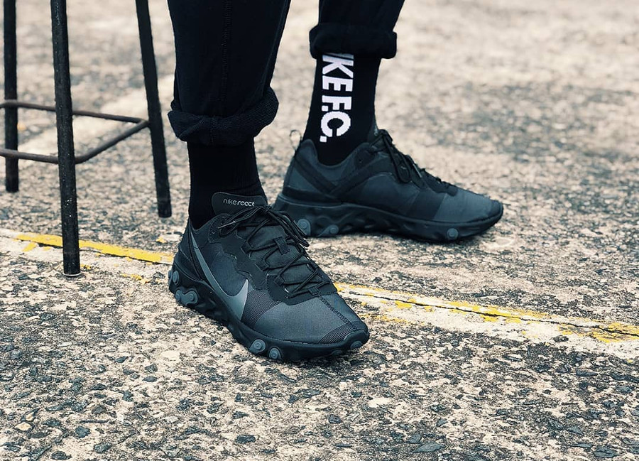 Nike React Element 55 noire Triple Black pour homme