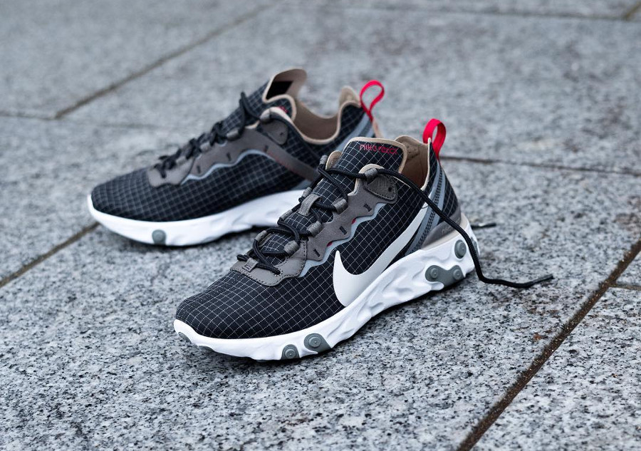 size nike react