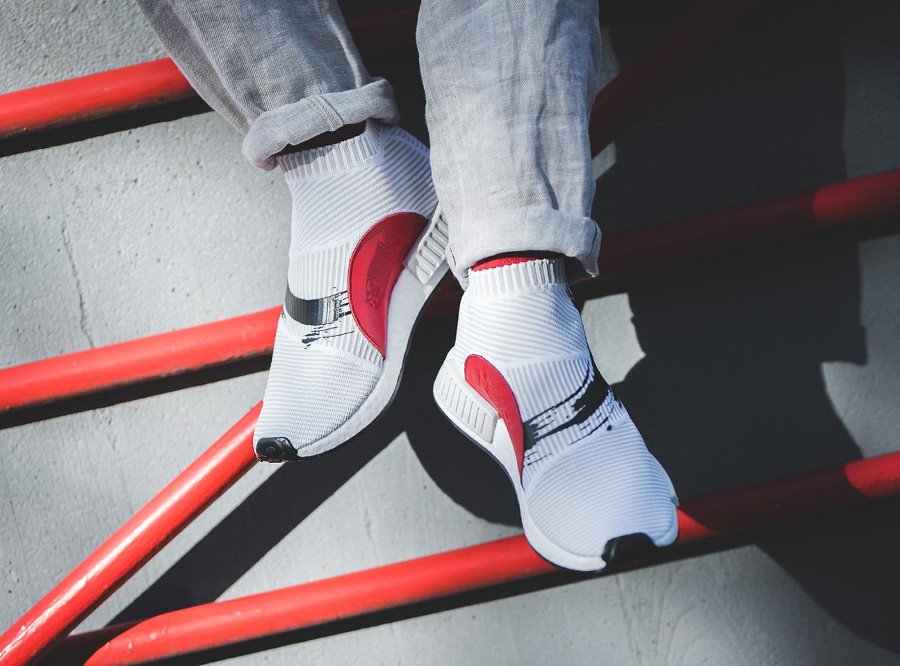 adidas-nmd-cs1-blanche-avec-un-soleil-rouge-4