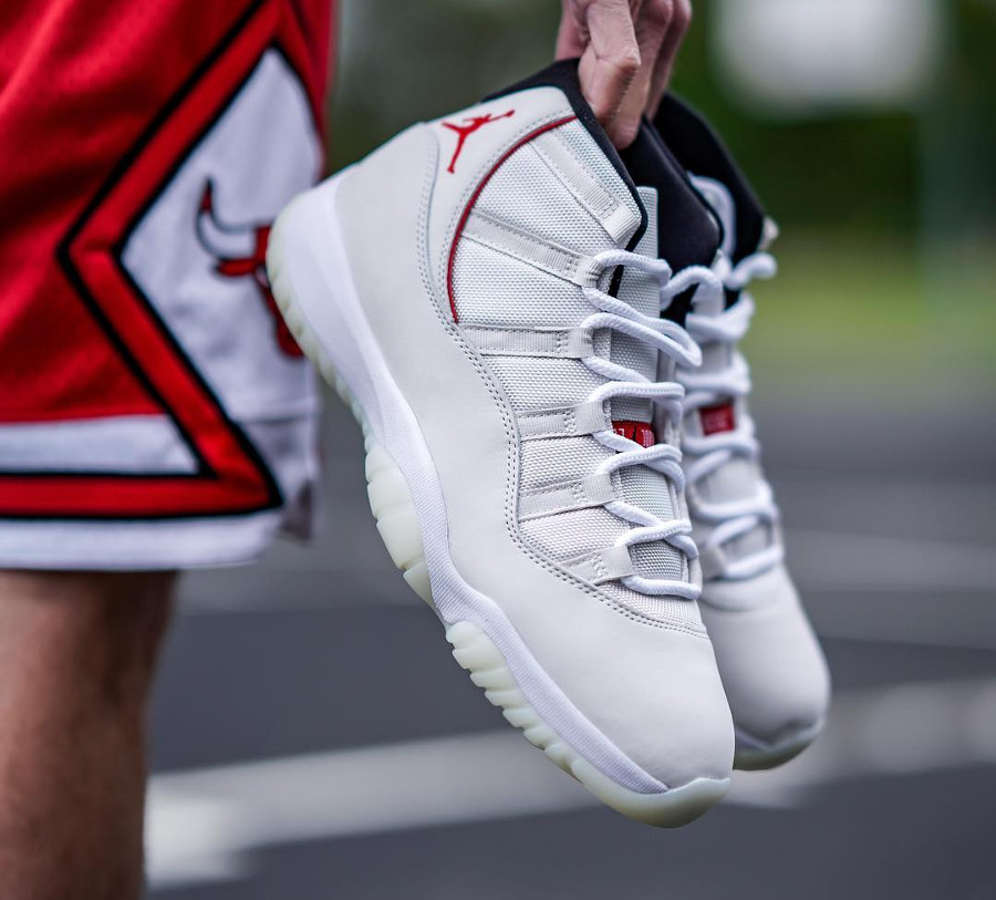 jordan 11 blanc et rouge