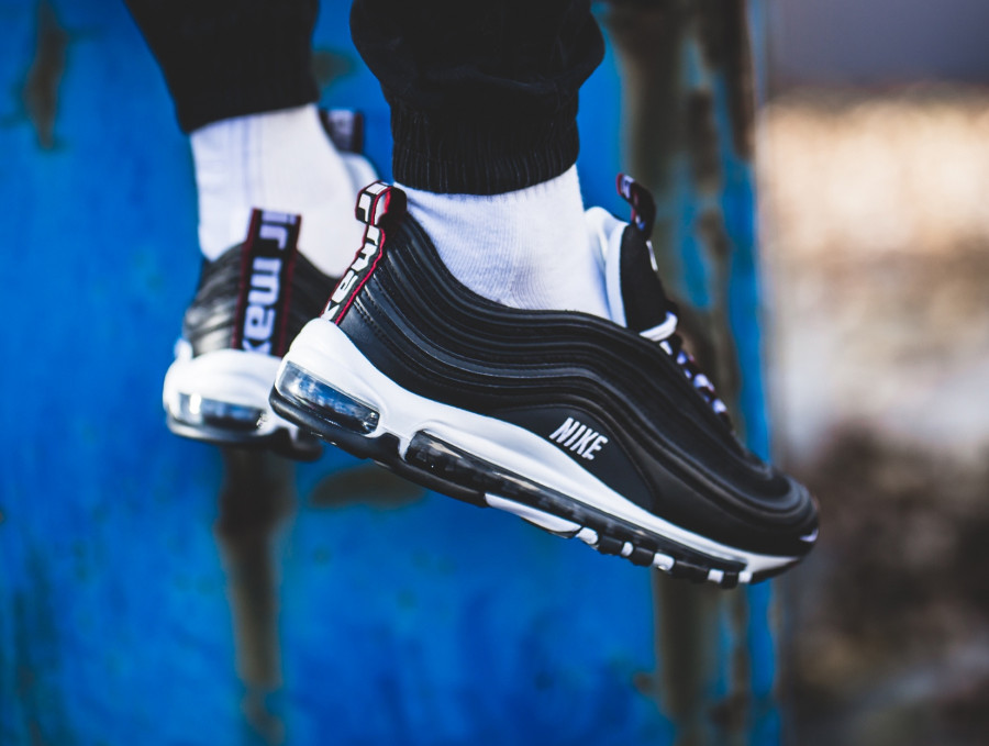 nike-air-max-97-premium-overbranded-noire-et-blanche (1)