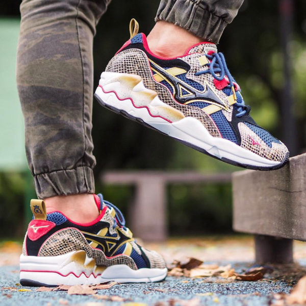 24 Kilates x Mizuno Wave Rider 1 King Cobra (3)