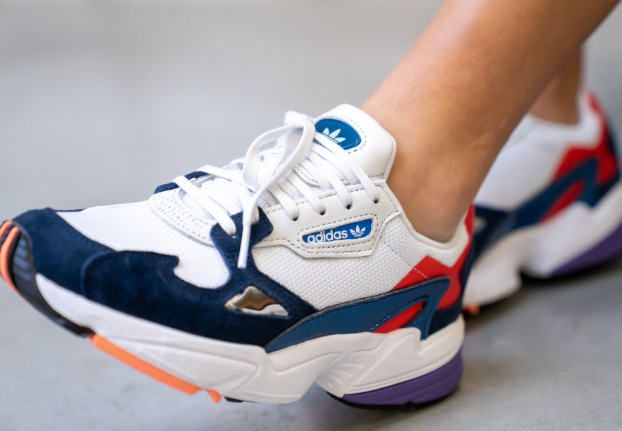 adidas falcon blanche et doré