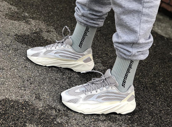 yeezy 700 static