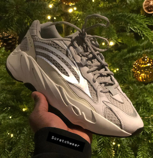 Adidas Yeezy Boost 700 V2 grise Static Reflective (1)