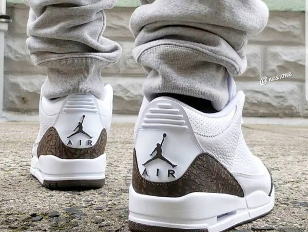 Air Jordan 3 Retro 'White Dark Mocha Chrome' 2018 (1)