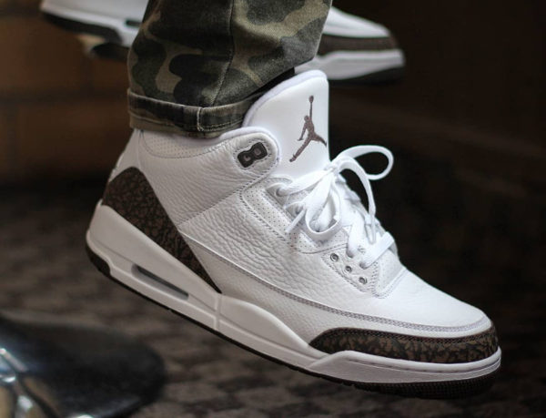 Air Jordan 3 Retro 'White Dark Mocha Chrome' 2018 (3)