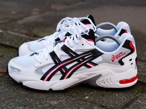 Asics Gel Kayano 5 OG 99 blanche noire et rouge pour homme (1)