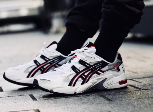 Asics Gel Kayano 5 OG 99 blanche noire et rouge pour homme (3)