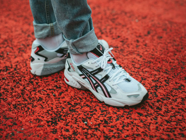 Asics Gel Kayano 5 OG 99 blanche noire et rouge pour homme (4)