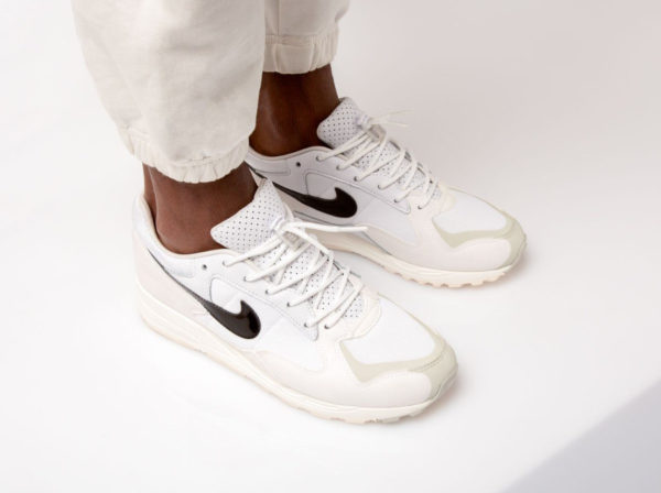 Fear of God x Nike Air Skylon II blanche White Sail Light Bone (2)