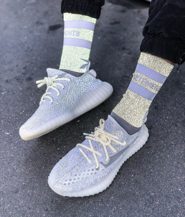 Kanye West x Adidas Yeezy Boost 350 V2 grise et réfléchissante (2)