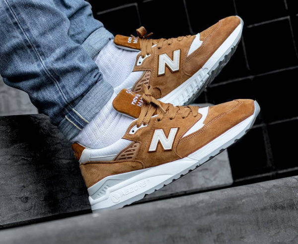 New Balance M 998 TTC  saim marron pour homme on feet  (2)