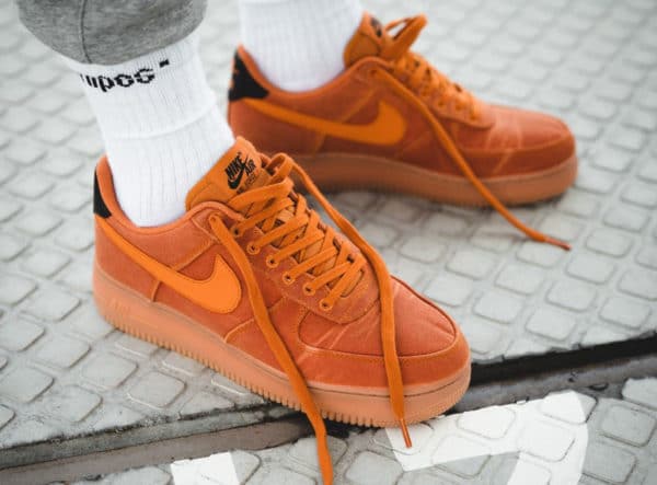 Nike Air Force 1 homme '07 LV8 Style Monarch Orange Gum (couv)