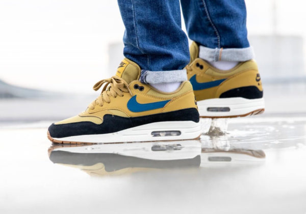 Nike Air Max One homme jaune moutarde bleue et noire (2)