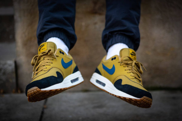 Nike Air Max One homme jaune moutarde bleue et noire (4)