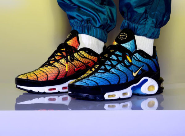 Nike Air Max Plus TN SE Requin 'Greedy' Hyperblue & Sunset on feet (1)