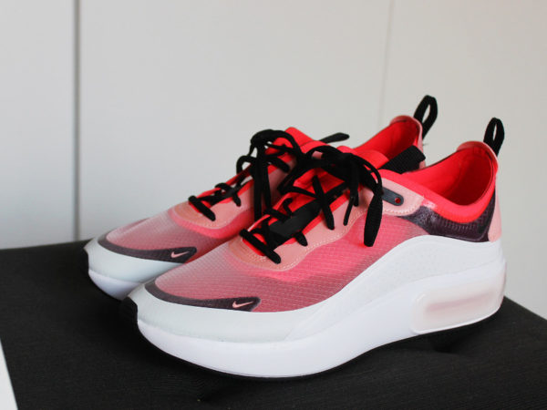 Nike Wmns Air Max Dia SE QS rose Off White Flash Crimson (1)