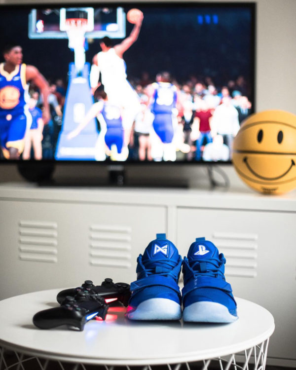 Sony x Nike 2.5 Playstation 4 bleue (1)